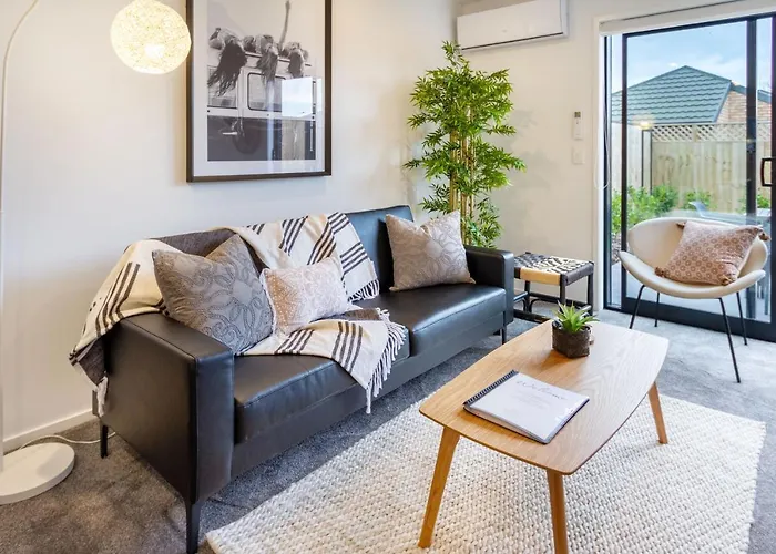 Charming Riccarton Abode 2Bed W/Garage